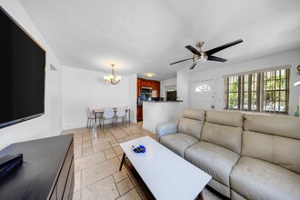 759 Meridian Ave in Miami, FL - Building Photo - Building Photo