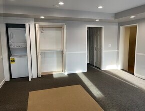 2510 Fairview Ave E, Unit 200 in Seattle, WA - Building Photo - Building Photo