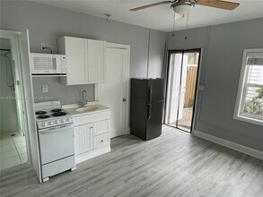 1108 NE 3rd St-Unit -C in Fort Lauderdale, FL - Building Photo - Building Photo
