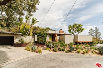 9081 Wonderland Park Ave in Los Angeles, CA - Building Photo - Building Photo