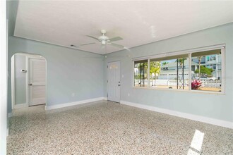 446 46th Ave in St Pete Beach, FL - Building Photo - Building Photo