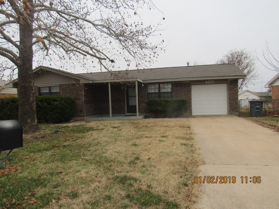 4207 SE Ford Rd in Lawton, OK - Building Photo