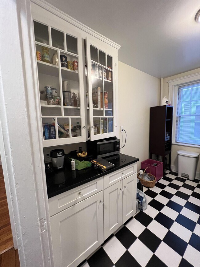 15 Ellery St, Unit 2 in Cambridge, MA - Building Photo - Building Photo