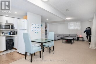 12 Knockaderry Cres in Ottawa, ON - Building Photo - Building Photo