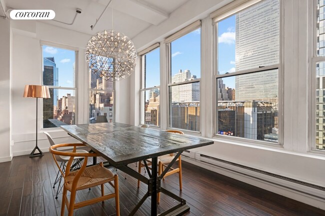 208 W 30th St in New York, NY - Foto de edificio - Building Photo