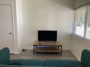662 Liberty St in Tallahassee, FL - Building Photo - Building Photo