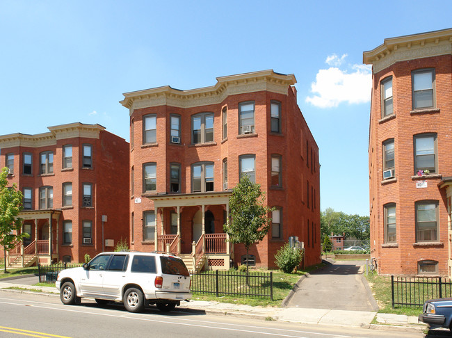 559-561 Zion St in Hartford, CT - Foto de edificio - Building Photo