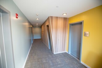 303 Edmonds St, Unit 302 in Edmonds, WA - Building Photo - Building Photo