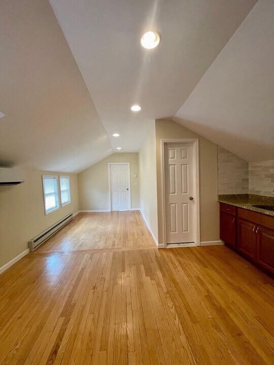 11 McCullums Ln in Highland Falls, NY - Building Photo