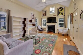 58 Clifton St, Unit 1 in Cambridge, MA - Building Photo - Building Photo