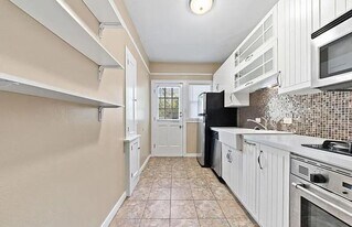 268 E Lullwood Ave in San Antonio, TX - Building Photo