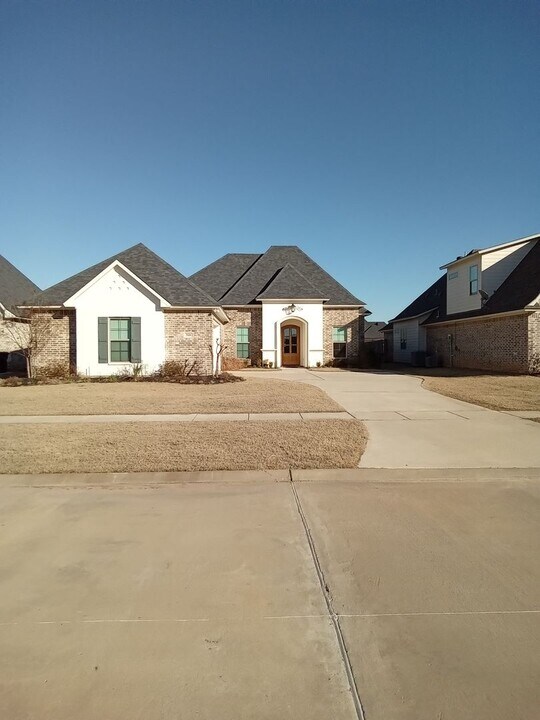 508 Linden Cir in Benton, LA - Building Photo