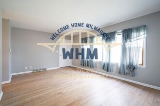 2526 S 96th St in West Allis, WI - Building Photo - Building Photo