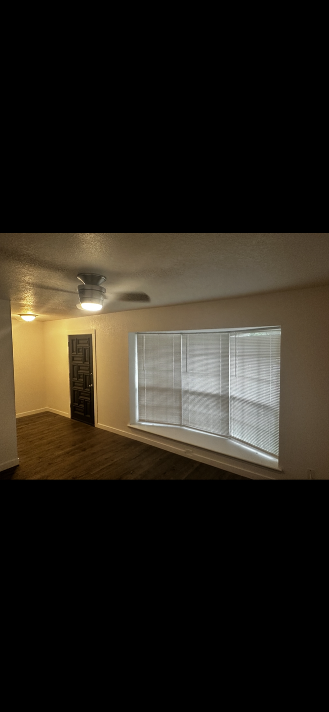 7041 Glen Mist in San Antonio, TX - Foto de edificio - Building Photo