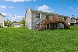 1013 Delaware Ave in Ames, IA - Building Photo - Building Photo