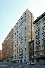 330 W 72nd St in New York, NY - Building Photo - Building Photo