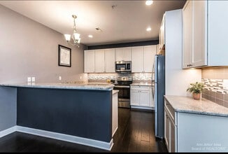5580 Arbor Chase Dr, Unit 77 in Ann Arbor, MI - Building Photo - Building Photo