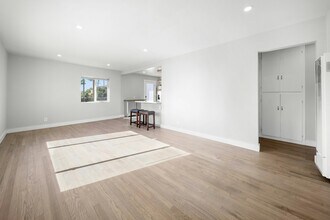 602 Sunset Dr in Oceanside, CA - Building Photo - Building Photo