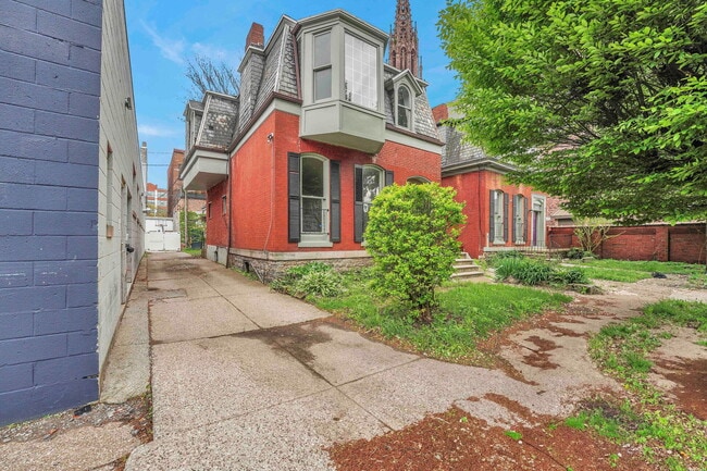 1 Saint Louis Pl, Unit 1 saint louis place