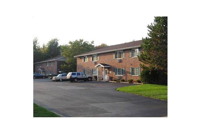 COUNTRY PINES in Wisconsin Rapids, WI - Foto de edificio - Building Photo