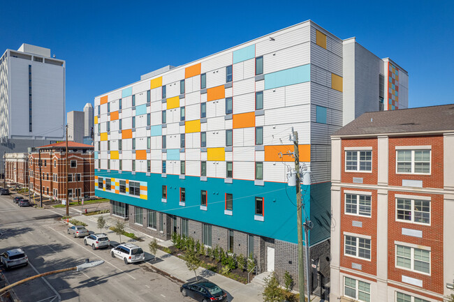 Temenos Place in Houston, TX - Building Photo - Building Photo