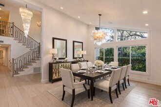 9823 Cardigan Pl in Beverly Hills, CA - Building Photo - Building Photo