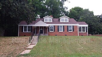 307 Bessemer Super Hwy in Birmingham, AL - Building Photo