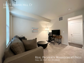 18335 Reaper Hl Ct in Triangle, VA - Building Photo - Building Photo