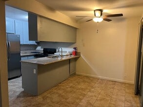 4727 N Cedar Ave in Fresno, CA - Building Photo - Building Photo
