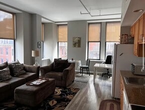 79 Washington St, Unit 305 in Providence, RI - Foto de edificio - Building Photo