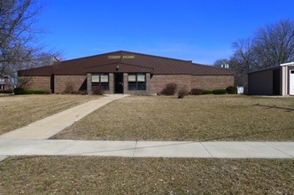 302 N Grand Ave in Charles City, IA - Building Photo - Building Photo