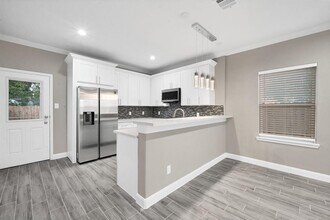 5807 Southmund St in Houston, TX - Building Photo - Building Photo