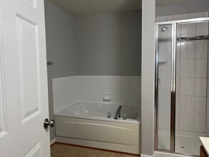 3704 Excalibur Ct, Unit 204 in Bowie, MD - Building Photo - Building Photo