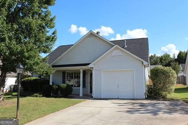 918 Moonlit Crescent in Stockbridge, GA - Building Photo