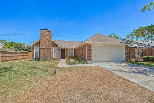 16015 Surrey Woods Dr in Friendswood, TX - Building Photo - Building Photo