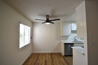 6115 Whitsett Ave, Unit 102 in Los Angeles, CA - Building Photo - Building Photo