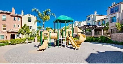 588 Almond Rd in San Marcos, CA - Building Photo - Building Photo