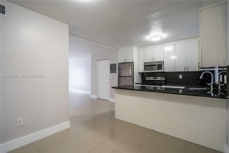 1986 Biarritz Dr in Miami Beach, FL - Building Photo - Building Photo