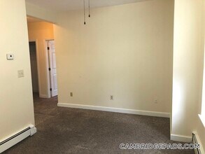 122 Berkshire St in Cambridge, MA - Building Photo - Building Photo