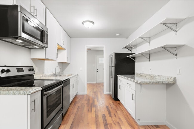 1009 N Buchanan Blvd, Unit R