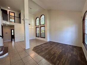 10902 Grassmere Ct in Austin, TX - Building Photo - Building Photo