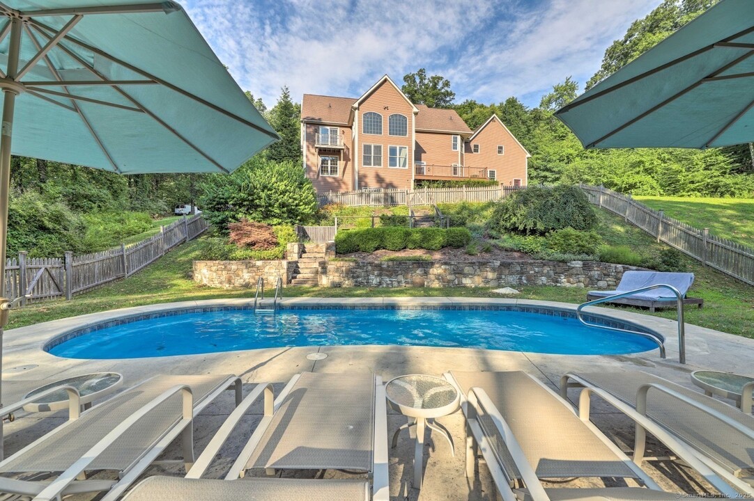 6 Irene Ln in Sherman, CT - Building Photo