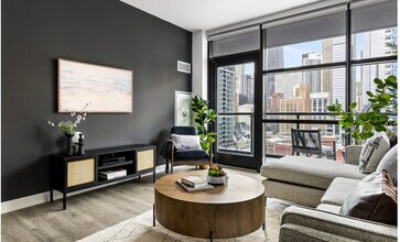 741 N Wells St in Chicago, IL - Building Photo - Building Photo