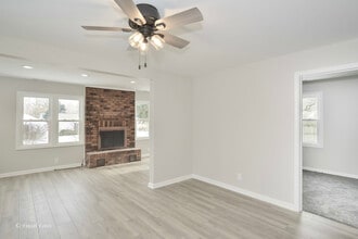 309 Glenwood Ave in McHenry, IL - Building Photo - Building Photo