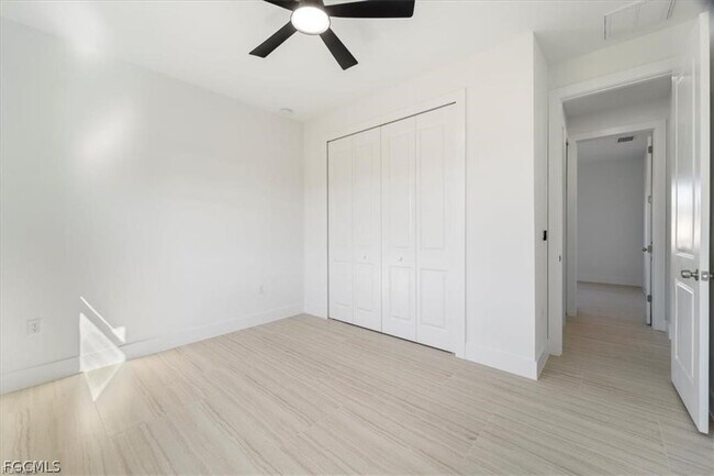 5306 Lee St in Lehigh Acres, FL - Building Photo - Building Photo