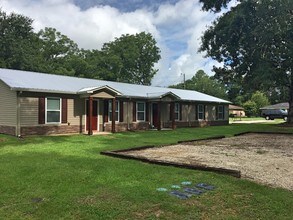 24888 Olive St in Elberta, AL - Foto de edificio - Building Photo