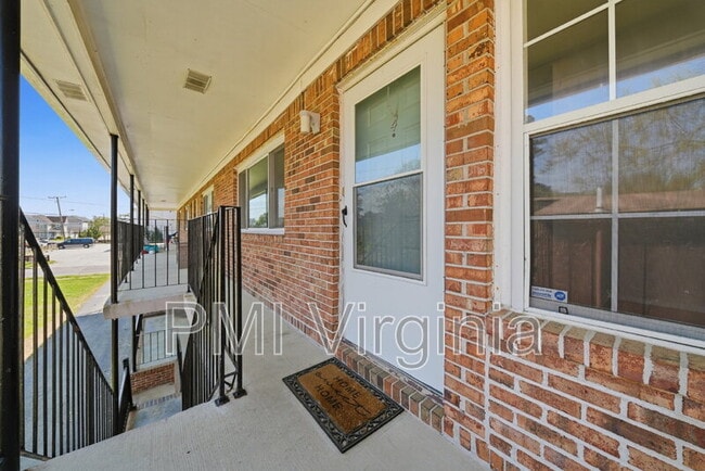 9563 15th Bay St in Norfolk, VA - Building Photo - Building Photo