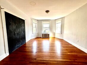 76 Babcock St in Brookline, MA - Building Photo - Building Photo