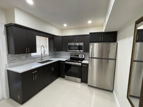 1809 NW 13th Ct in Fort Lauderdale, FL - Building Photo - Building Photo