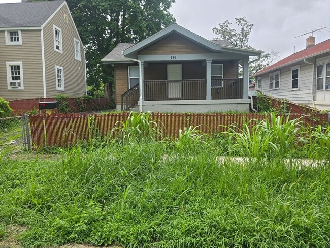 property at 741 Leland Ave